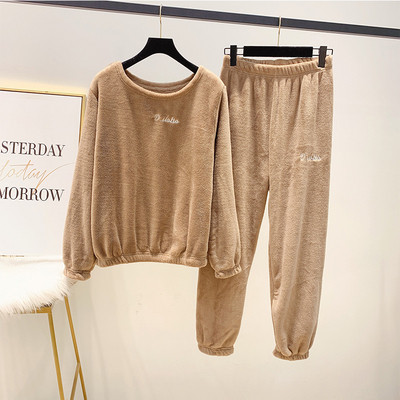 Γυναικείο σετ με στρογγυλό ντεκολτέ σε τέσσερα χρώματα