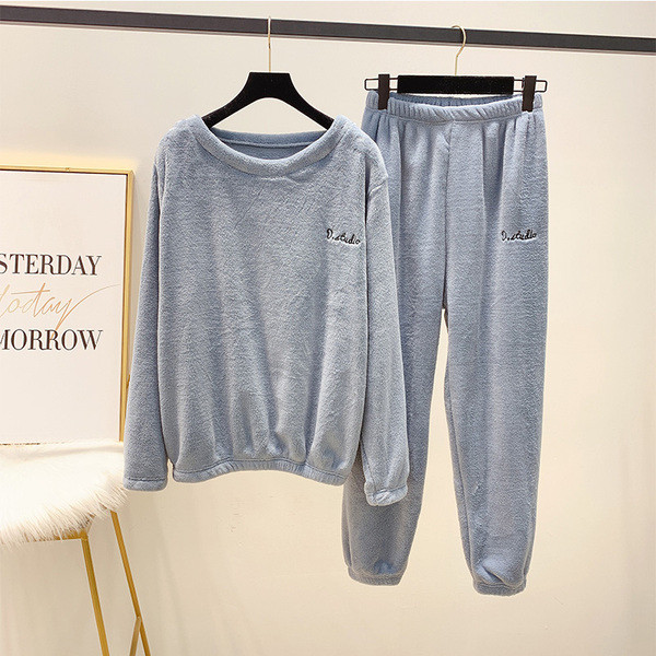 Γυναικείο σετ με στρογγυλό ντεκολτέ σε τέσσερα χρώματα