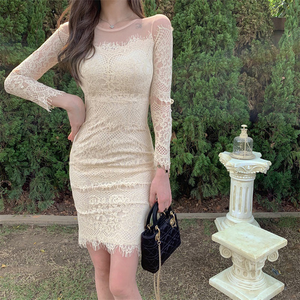 Rochie eleganta scurta din dantela de culoare bej