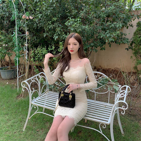 Rochie eleganta scurta din dantela de culoare bej