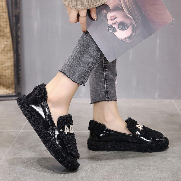 Pantofi moderni de iarna de dama cu puf si element metalic de culoare