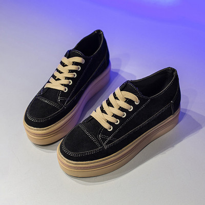 Női alkalmi cipő magas talppal bézs és fekete színben