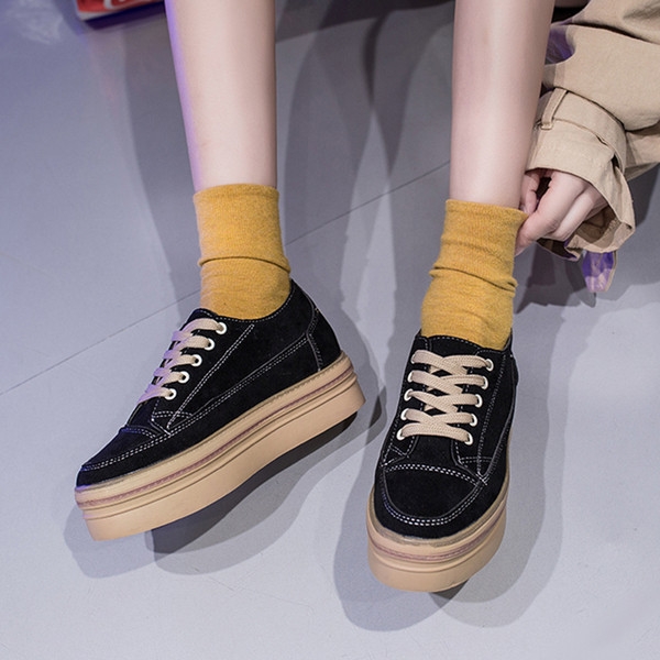 Női alkalmi cipő magas talppal bézs és fekete színben