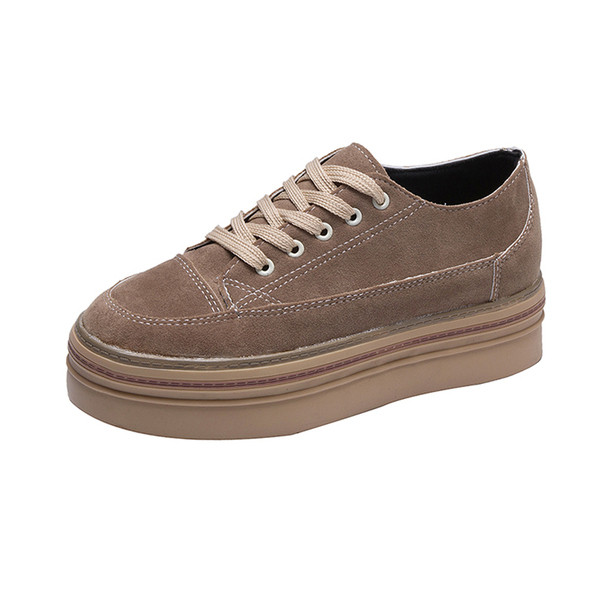 Női alkalmi cipő magas talppal bézs és fekete színben