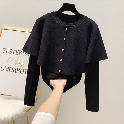 Női blúz fekete és barna gombokkal