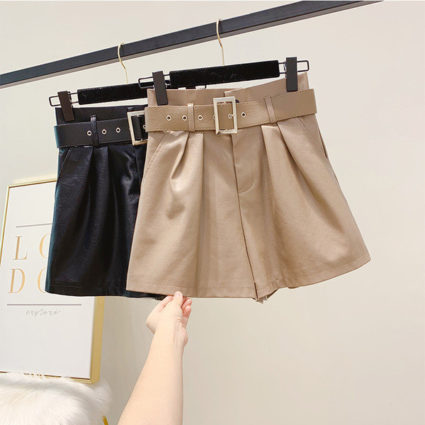 Pantaloni scurți din piele la modă cu curea în negru și maro