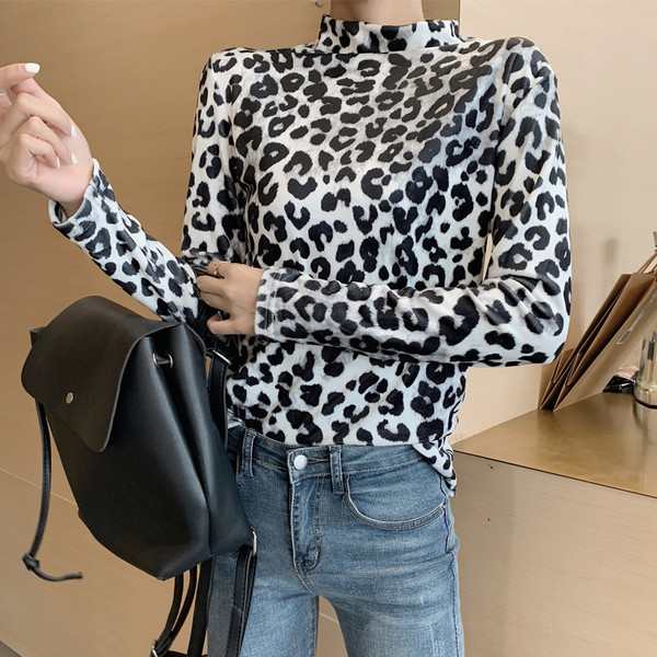 Bluză de damă cu model animal - două culori