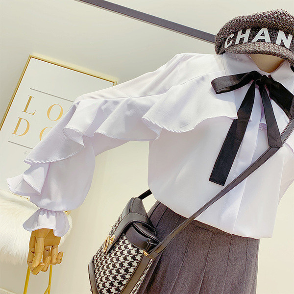 Дамска стилна риза с панделка в бял цвят