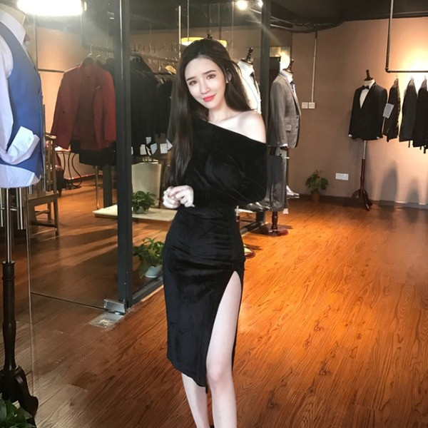 Rochie elegantă de damă, cu fante din catifea neagră