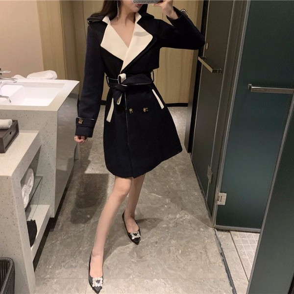 Palton lung de primavara-toamna de culoare albastru si visiniu cu curea