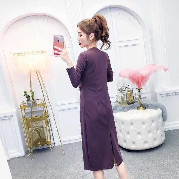 Rochie moderna de dama cu maneci lungi si decolteu oval model asimetric