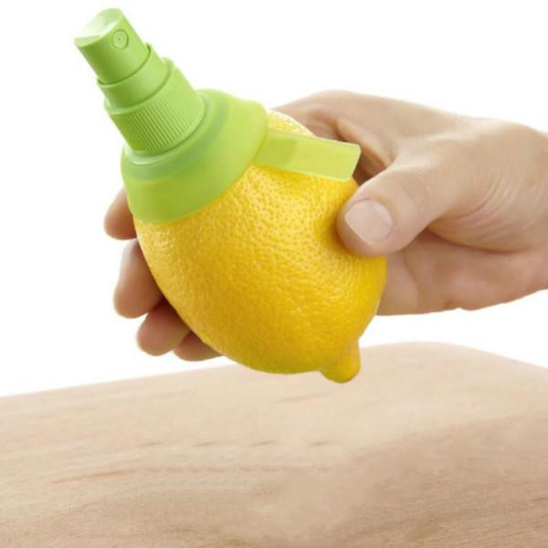 Pulverizator practic pentru citrice de culoare verde