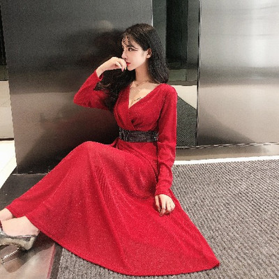 Rochie modernă de damă cu decolteu spitz și curea în roșu și negru