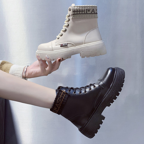 Cizme de dama din piele cu talpa aspra in alb-negru