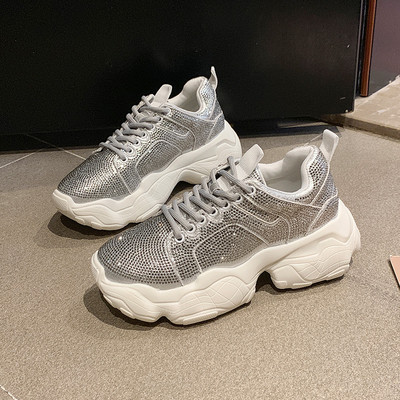 Adidași moderni de damă și pietre în două culori