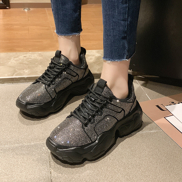 Adidași moderni de damă și pietre în două culori