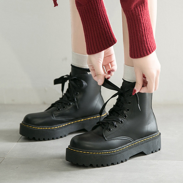 Cizme de iarnă de damă moderne cu talpă aspră în negru