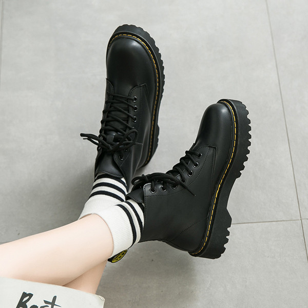 Cizme de iarnă de damă moderne cu talpă aspră în negru