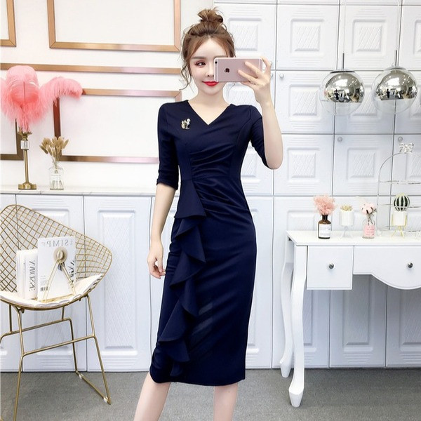 Rochie elegantă de damă cu mâneci 3/4 și decolteu spitz în albastru și roz