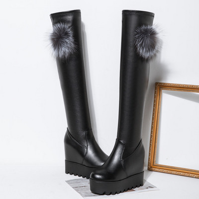 Cizme de dama actuale din piele cu platforma inalta de culoare neagra