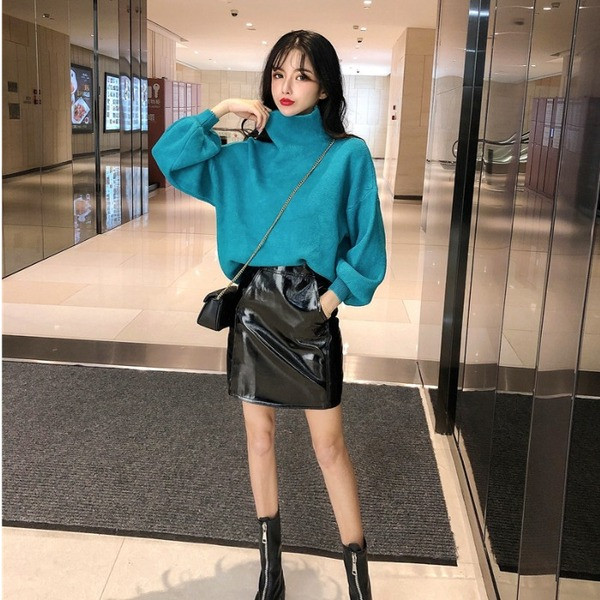 Pulover de damă din puf cu guler înalt în trei culori