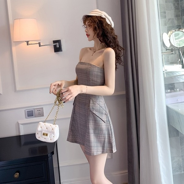 Rochie elegantă de damă, de culoare gri, fără bretele