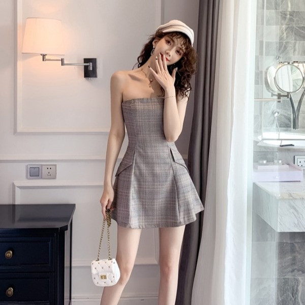 Rochie elegantă de damă, de culoare gri, fără bretele