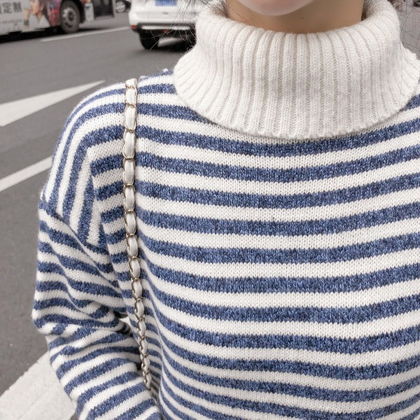 Rochie lunga tricotata cu dungi cu guler polo in doua culori