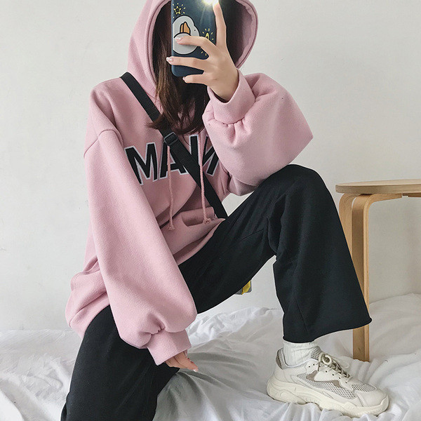 Alkalmi női tornacipő durva talppal, bézs színben