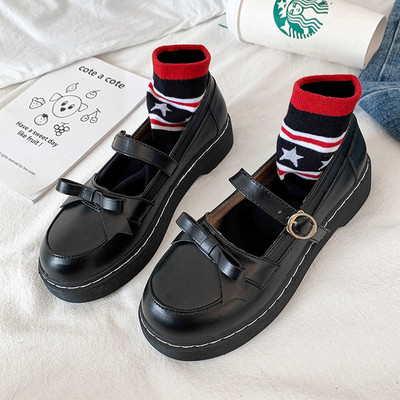 Γυναικεία έκο δερμάτινα υποδήματα με ίσια σόλα σε μαύρο χρώμα