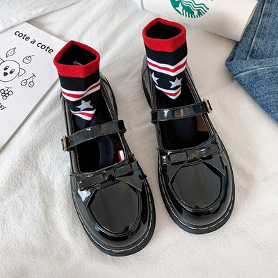 Γυναικεία έκο δερμάτινα υποδήματα με ίσια σόλα σε μαύρο χρώμα