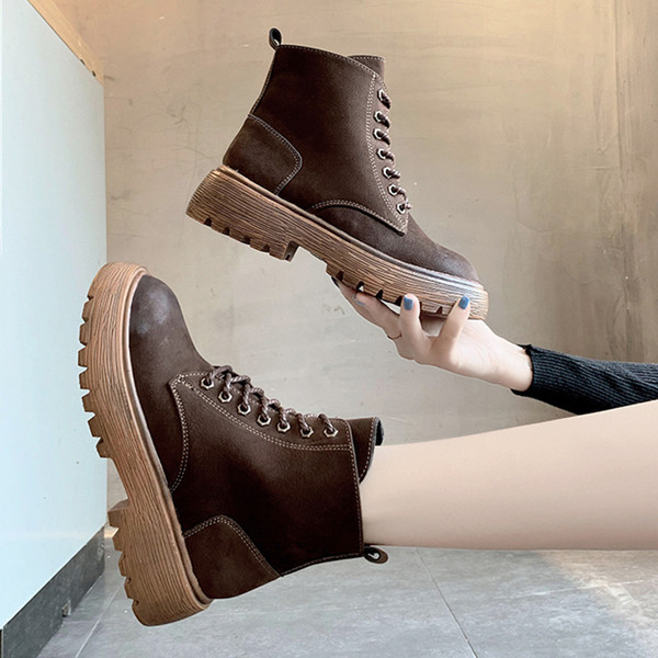 Cizme casual de dama din piele cu talpa aspra in doua culori