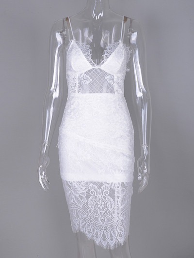 Modern női ruha vékony pántokkal és csipkével fehér és fekete színben