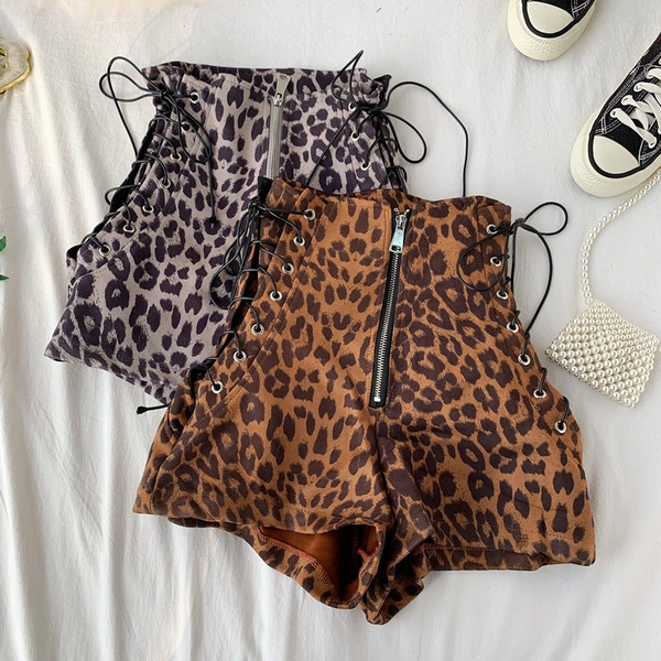 Pantaloni scurți moderni de dama cu sireturi si model animal in doua culori