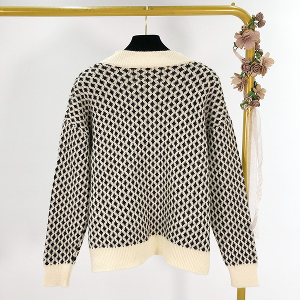 Vesta scurta de dama cu nasturi diferiti