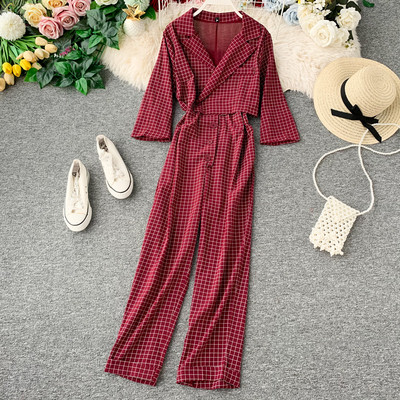 Salopetă lungă de damă în carouri cu decolteu spitz