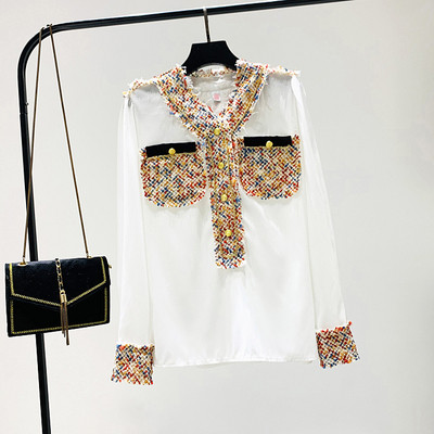 Cămașă modernă de damă cu decolteu spitz, nasturi și buzunare