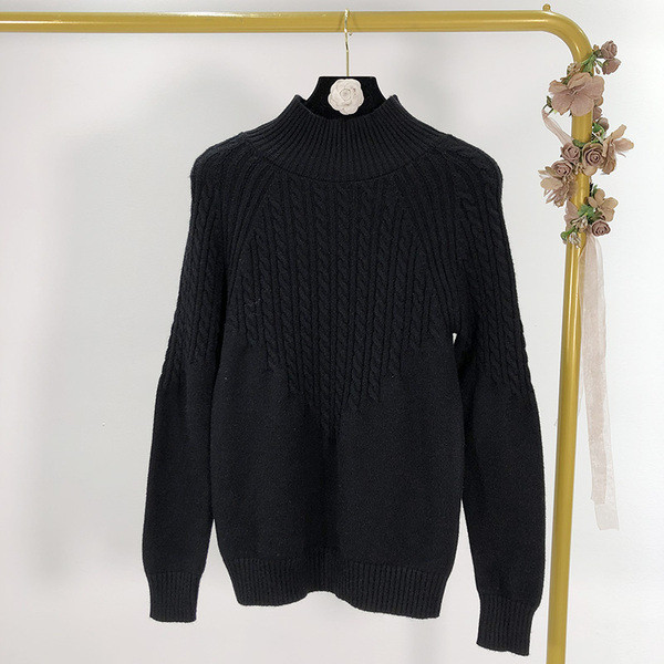 Γυναικείο πουλόβερ σε κόκκινο, γκρι, μαύρο και άσπρο χρώμα