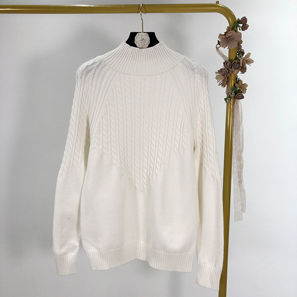 Γυναικείο πουλόβερ σε κόκκινο, γκρι, μαύρο και άσπρο χρώμα