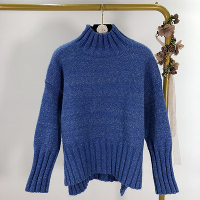 Pulover gros cu fante și guler polo în alb și albastru