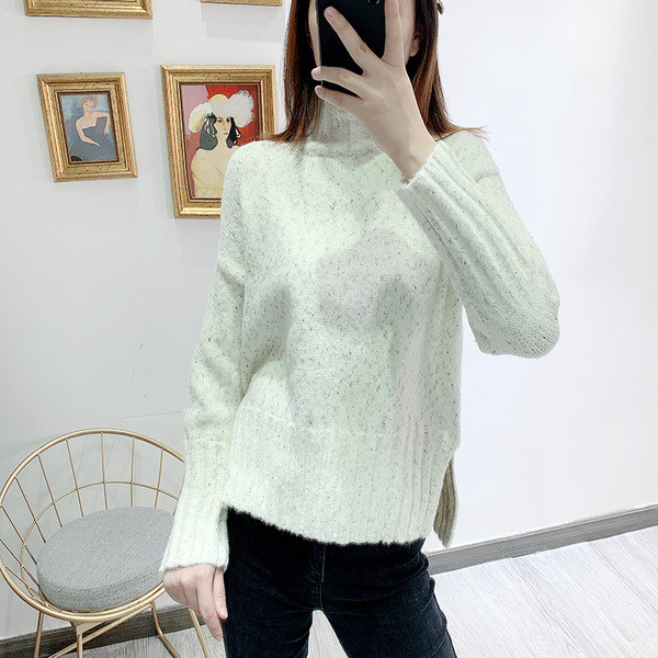 Pulover gros cu fante și guler polo în alb și albastru