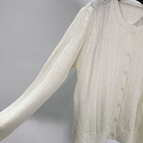 Cardigan de damă în culoarea albă din tricotaj subțire