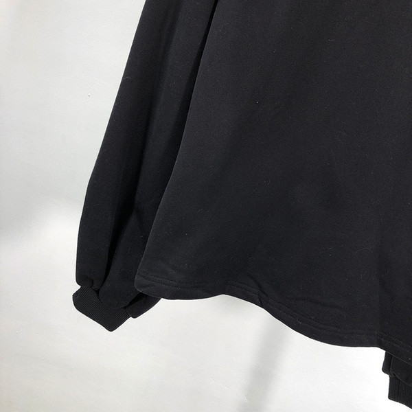 Bluză modernă de damă în negru și tul