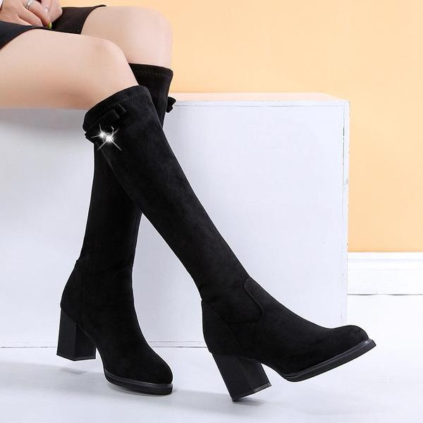 Ghete de dama moderne cu toc gros si pietre in negru