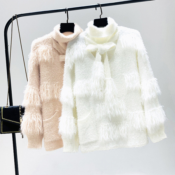 Új modell, korszerű női pulóver magas pólógallérral és megkötővel, fehér és rózsaszín színben