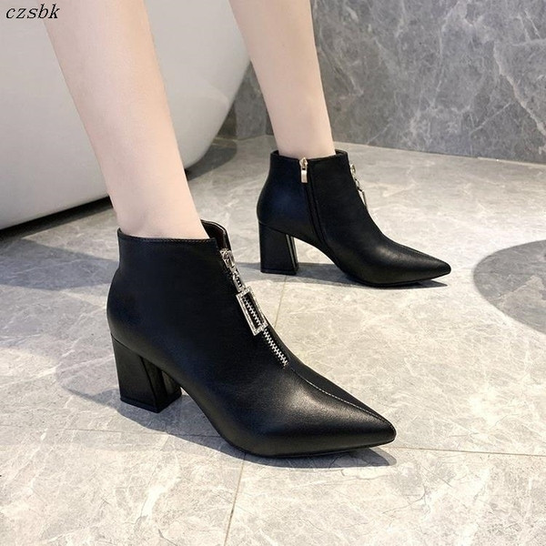 Ghete de dama moderne cu fermoar si pietre in doua culori