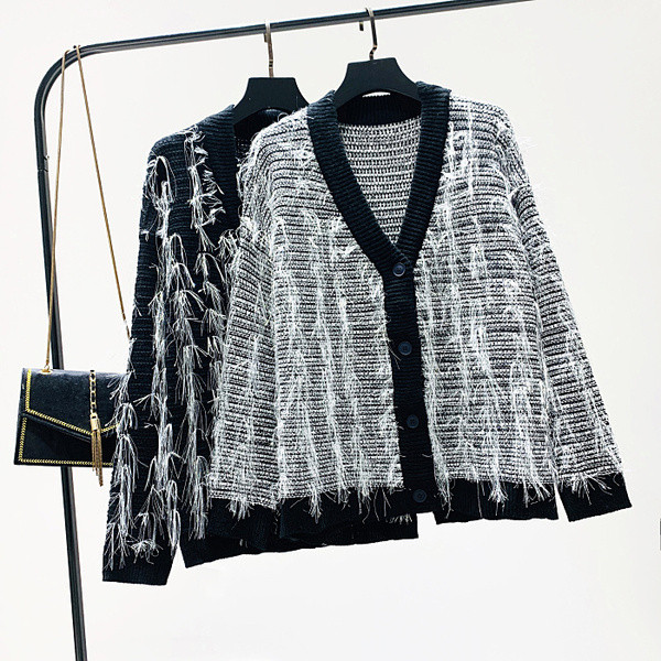 Vesta de dama modern model nou cu decolteu spitz in alb si negru