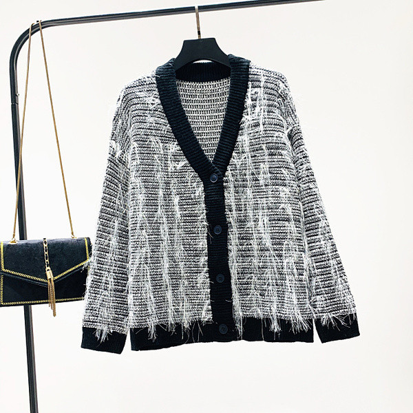 Vesta de dama modern model nou cu decolteu spitz in alb si negru