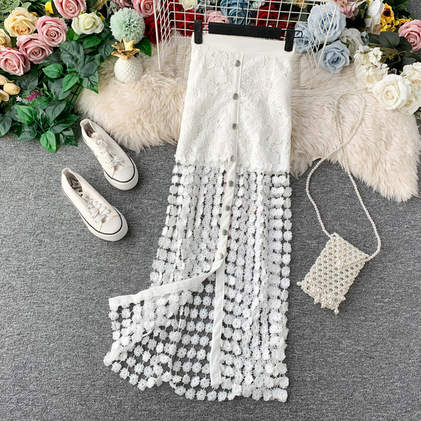 Fusta de dama moderna cu talie inalta si nasturi in alb si negru