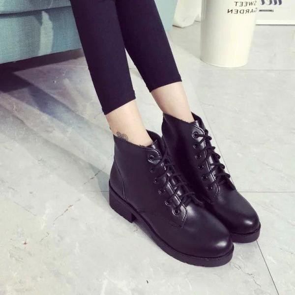 Cizme casual de dama cu sireturi si toc gros in negru